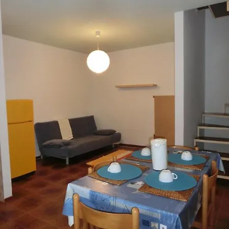 Spacious Flat With Fenced Garden And Fireplace Bibione