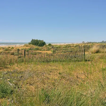 Spacious Flat With Fenced Garden And Fireplace Bibione