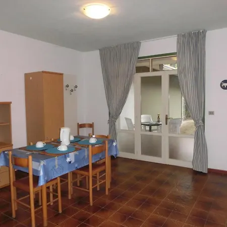 Apartment Spacious Flat With Fenced Garden And Fireplace Bibione